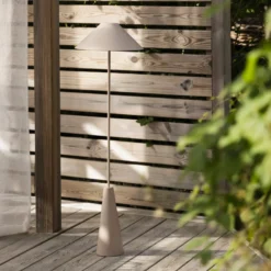 Globen Lighting Cannes -akkulattiavalaisin, beige, IP54