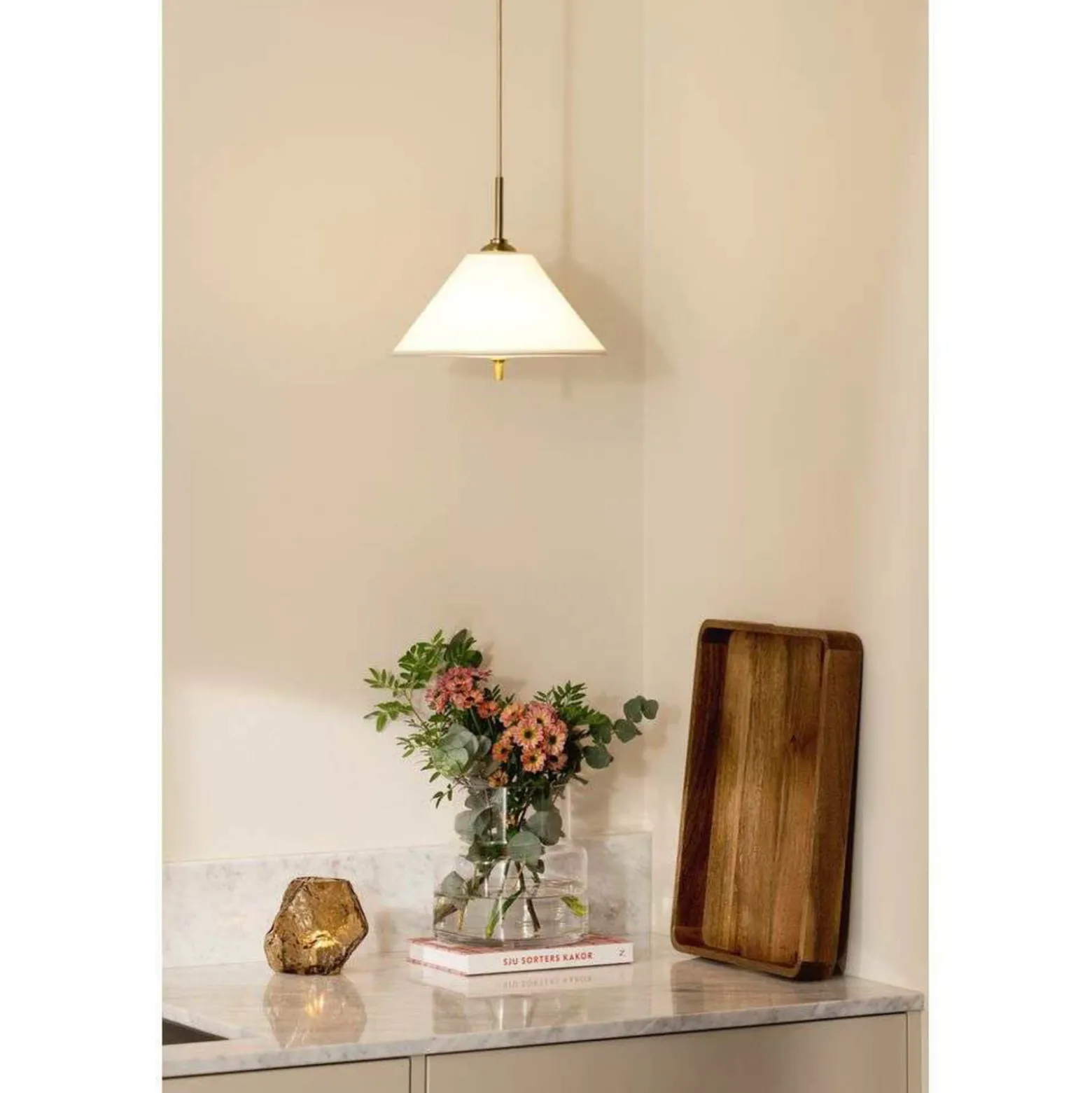 Globen Lighting IRIS-riippuvalaisin, kermanvärinen, Ø 25 cm