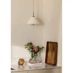 Globen Lighting IRIS-riippuvalaisin, kermanvärinen, Ø 25 cm