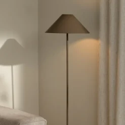 Globen Lighting lattiavalaisin Cannes, ruskea, metalli, 140 cm