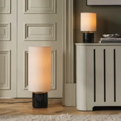 Globen Lighting pöytälamppu Florian, valkoinen/musta, korkeus 39 cm
