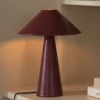 Globen Lighting pöytävalaisin Cannes, punainen, metalli, korkeus 40 cm