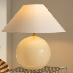 Globen Lighting pöytävalaisin IRIS, kermanvärinen, korkeus 45 cm