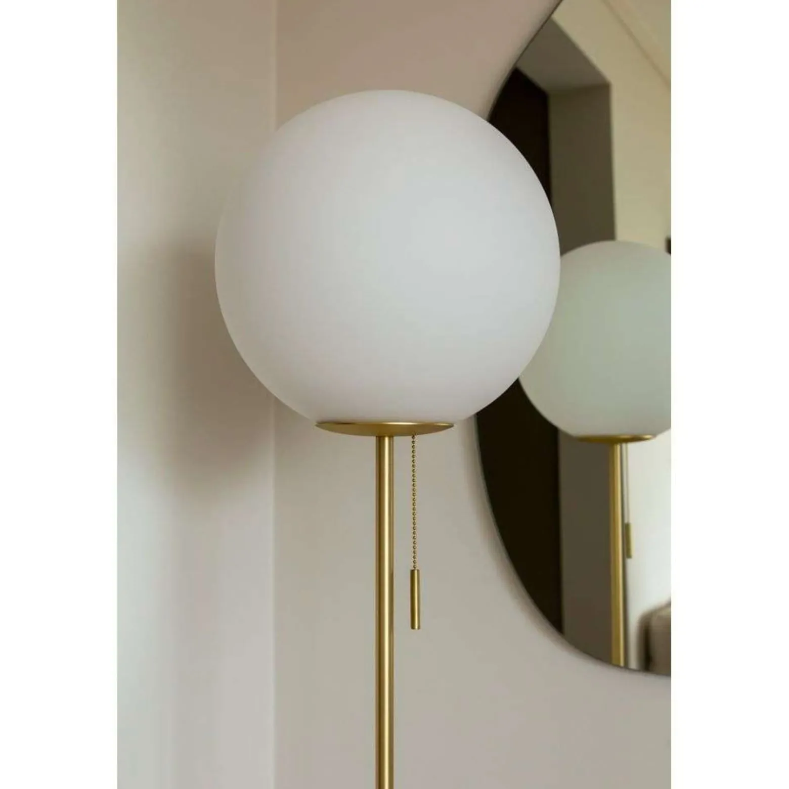 Globen Lighting Torrano-lattiavalaisin, korkeus 145 cm, travertiini
