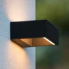 Goa - kulmikas LED-ulkoseinävalaisin mustana