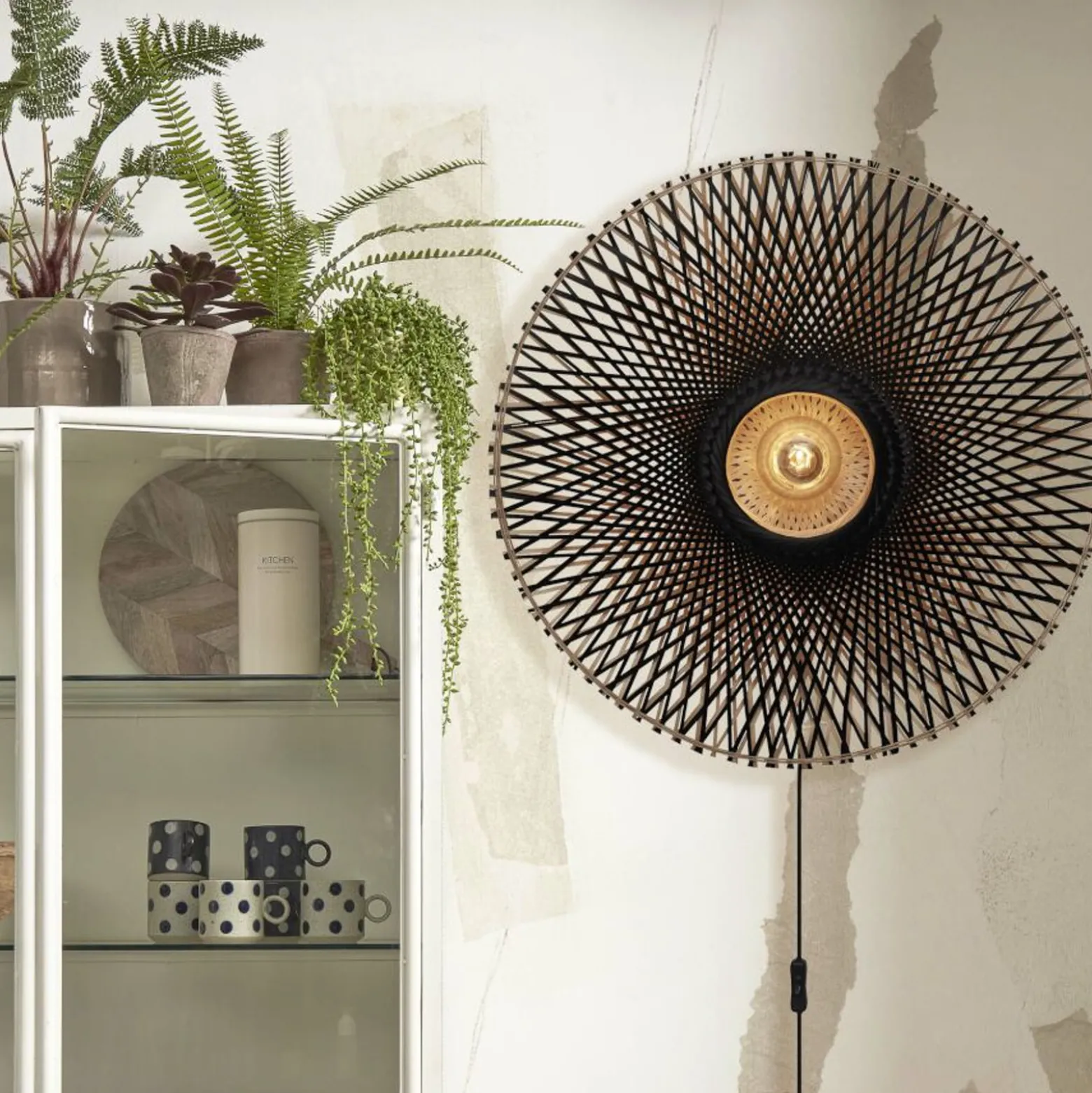 GOOD & MOJO Kalimantan seinä, musta/luonnollinen, Ø 87cm