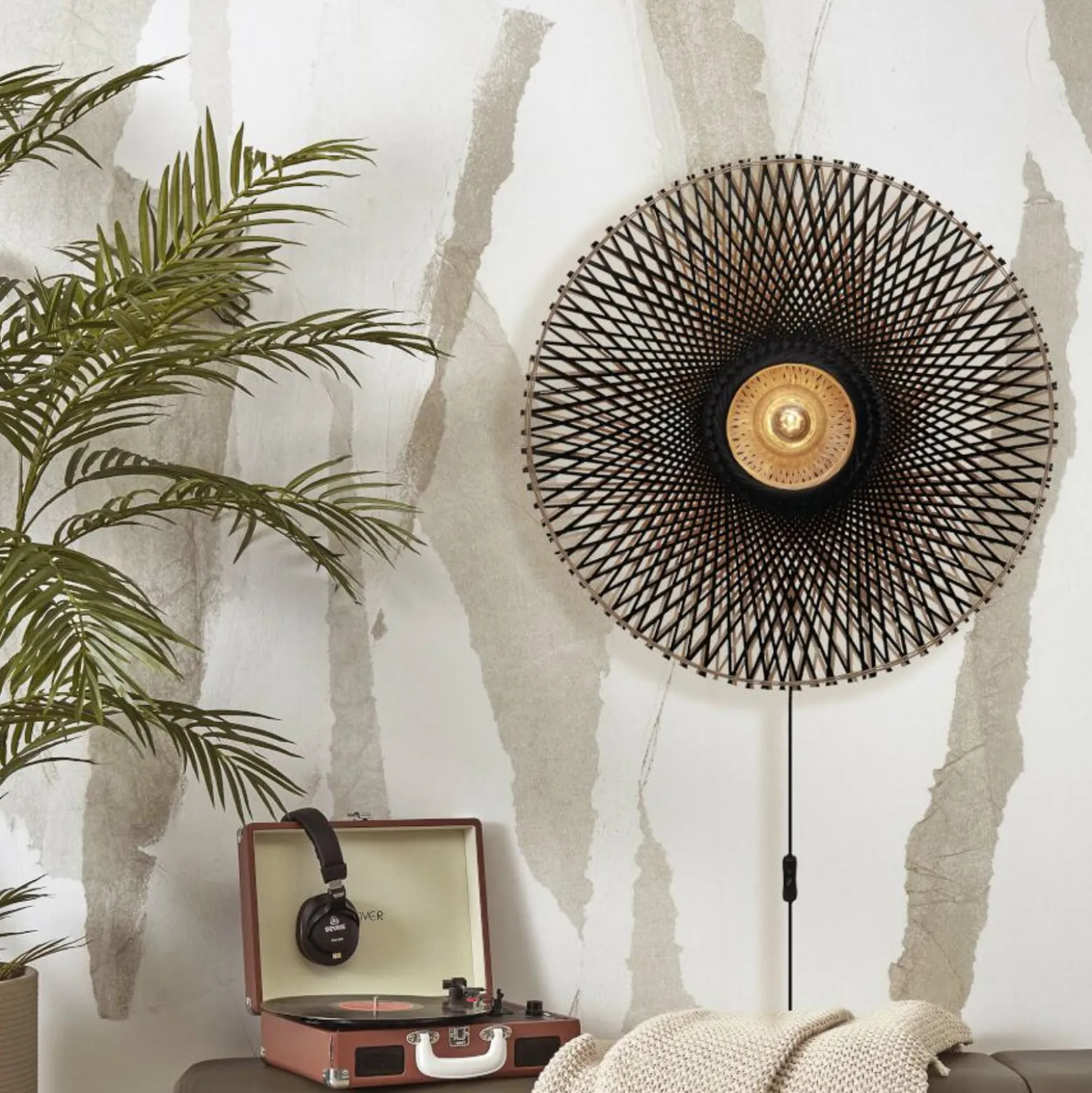 GOOD & MOJO Kalimantan seinä, musta/luonnollinen, Ø 87cm