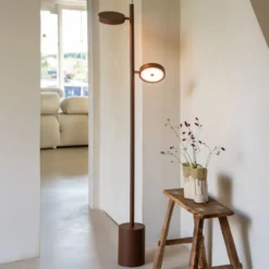 GOOD & MOJO LED-lattiavalo Okinawa, 2-lamppuinen, ruskea, 146 cm, puu