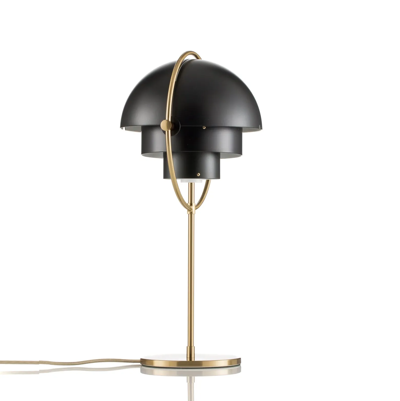 GUBI Multi-Lite pöytävalaisin, korkeus 50 cm, messinki/musta