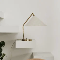 Gubi pöytävalaisin Gräshoppa, valkoinen, metalli/tekstiili, E14