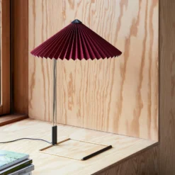 HAY Matin 380 LED-pöytävalaisin, oksidinpunainen