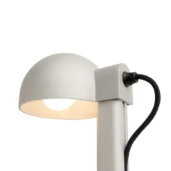 HAY Posto -pöytälamppu, hopea/harmaa, korkeus 28 cm, E14, alumiini