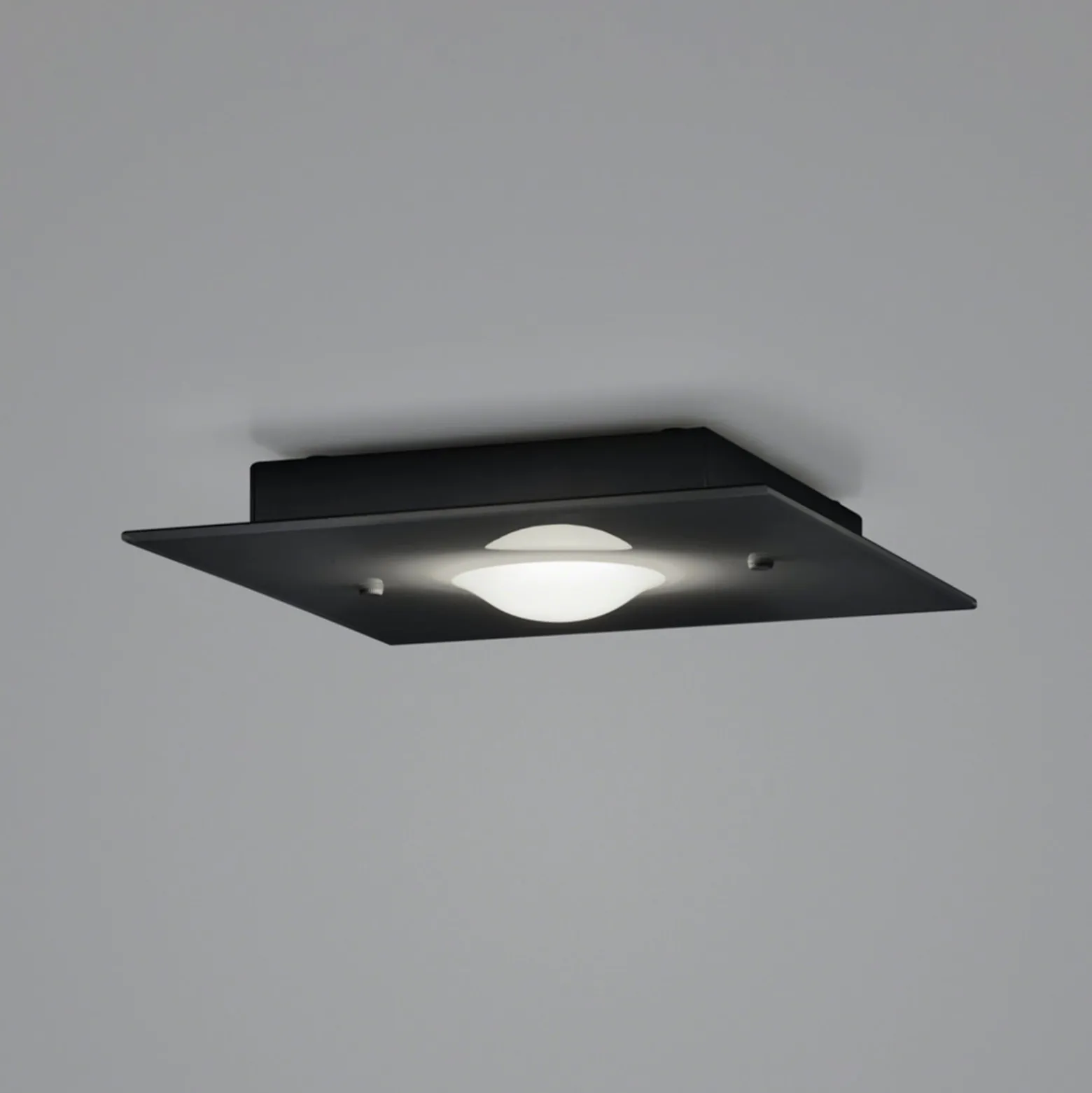 Helestra Nomi-LED-kattovalo 23x23cm himmen., musta