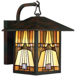 Inglenook ulkoseinävalaisin, värillistä lasia, korkeus 31,4 cm