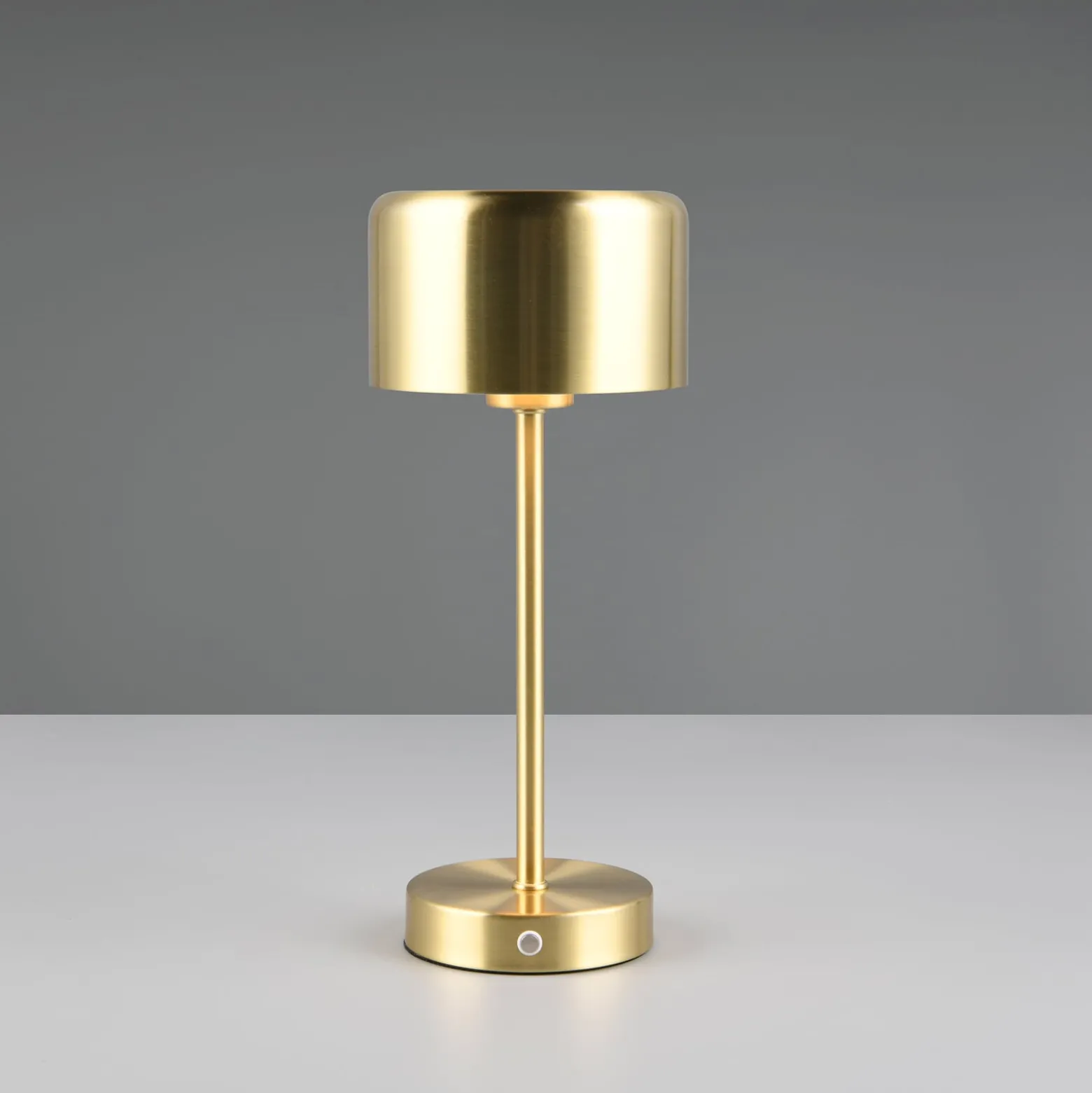Jeff LED ladattava pöytävalaisin, matta messinki, korkeus 30 cm, metallia