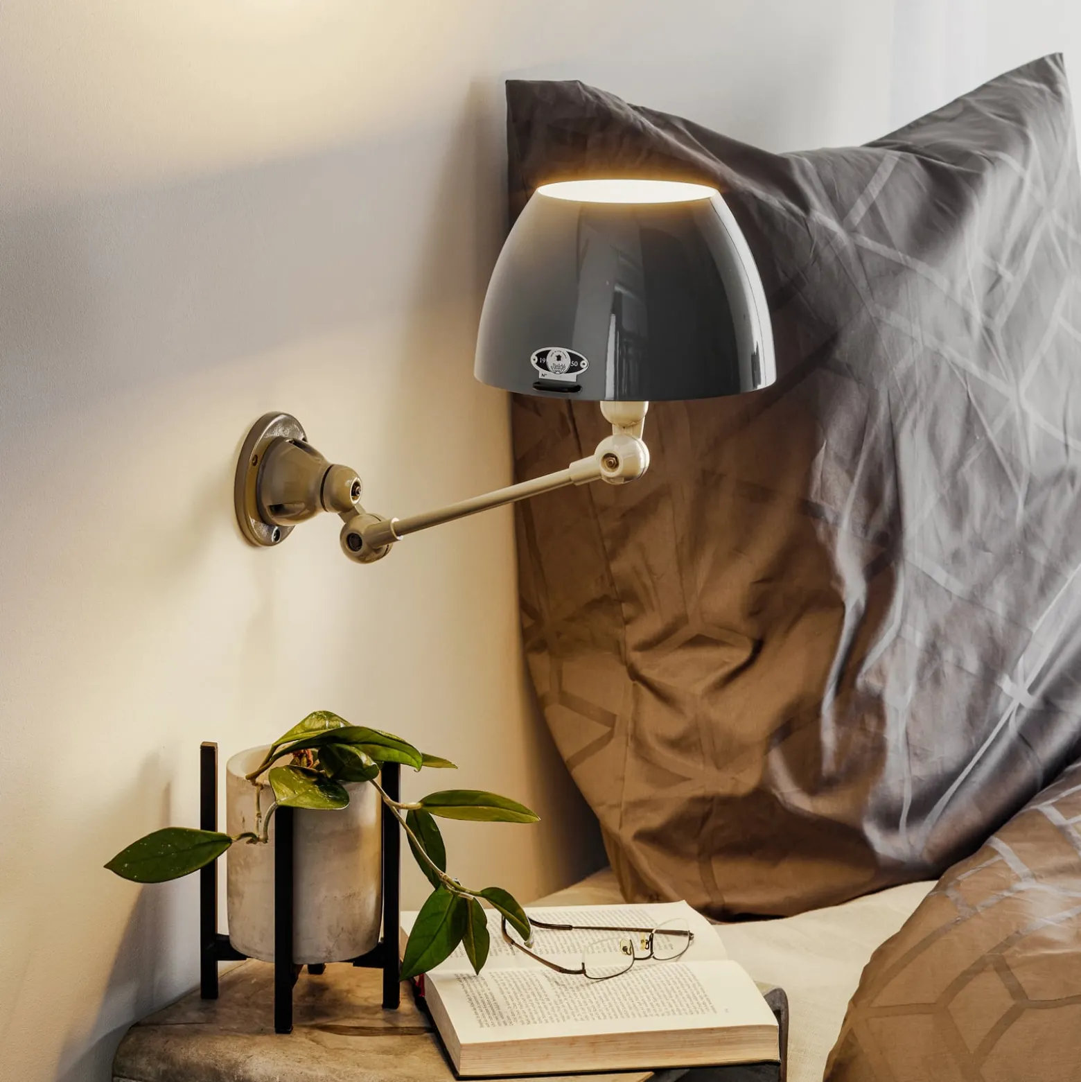 Jieldé Aicler AIC701-seinälamppu, harmaa