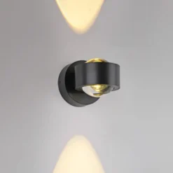 JUST LIGHT. LED-akkuinen seinävalaisin Chia musta rauta 3 000 K