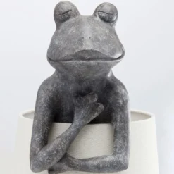 KARE Animal Frog pöytävalaisin harmaa