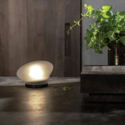 Karman Agua -LED-pöytälamppu Ø13 cm huurrettu lasi