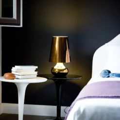 Kartell Cindy-LED-pöytälamppu tumma kulta, metalli