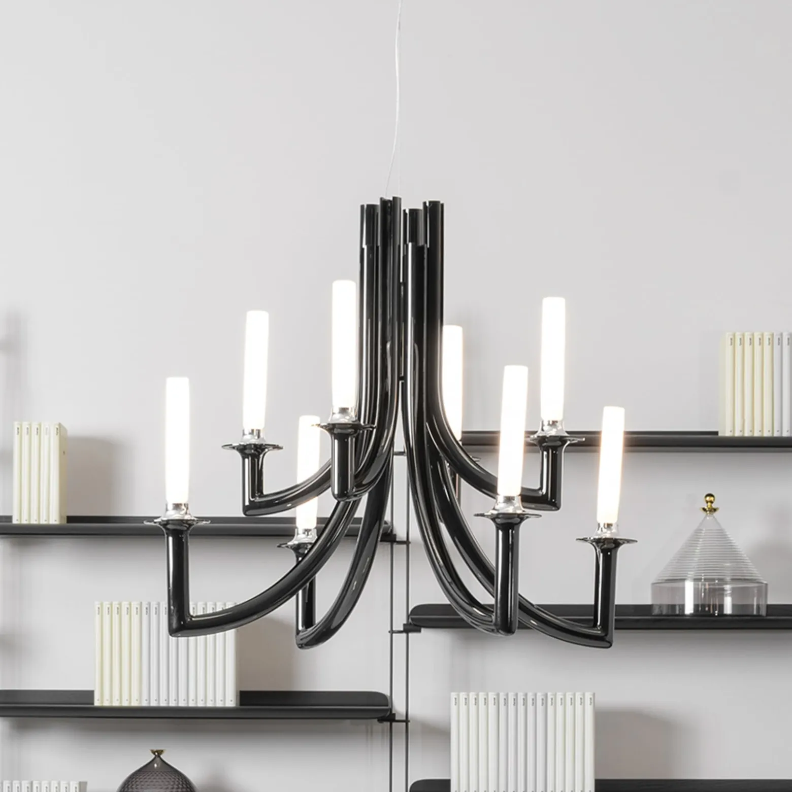 Kartell Khan -kattokruunu, Ø 77 cm, musta