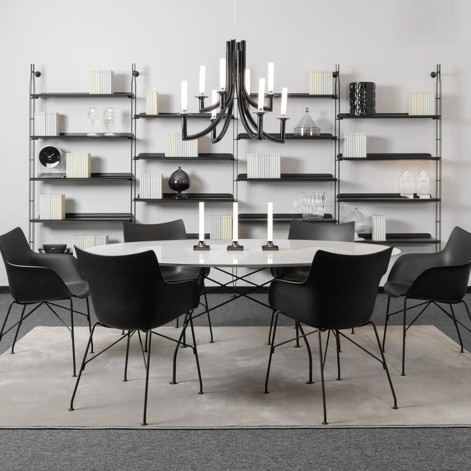 Kartell Khan -kattokruunu, Ø 77 cm, musta