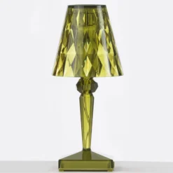 Kartell LED-paristopöytävalaisin Paristo, 26 cm, vihreä, IP54