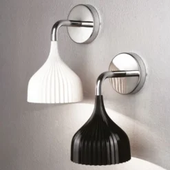 Kartell É -LED-seinävalaisin, valkoinen