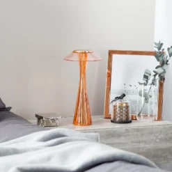 Kartell Space -design-LED-pöytälamppu, kupari