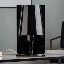 Kartell Take -design-pöytävalaisin, musta