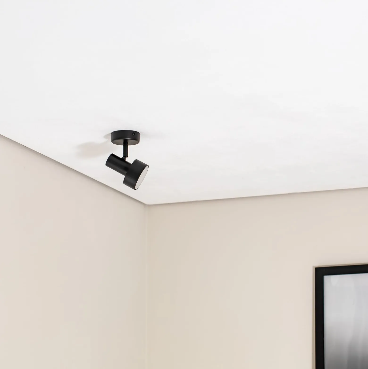 Kattokohdevalo Mona, 1-lamppuinen, musta, kääntyvä, teräs