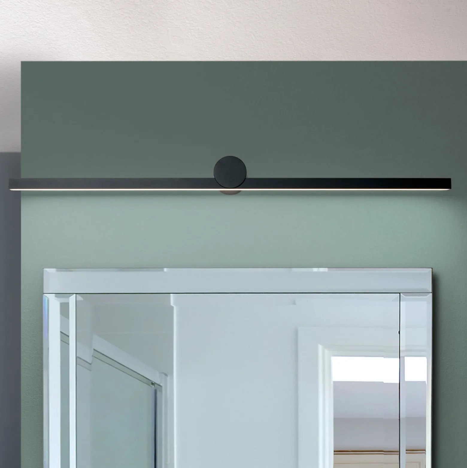 Kauneus LED peilivalo, leveys 101cm, musta