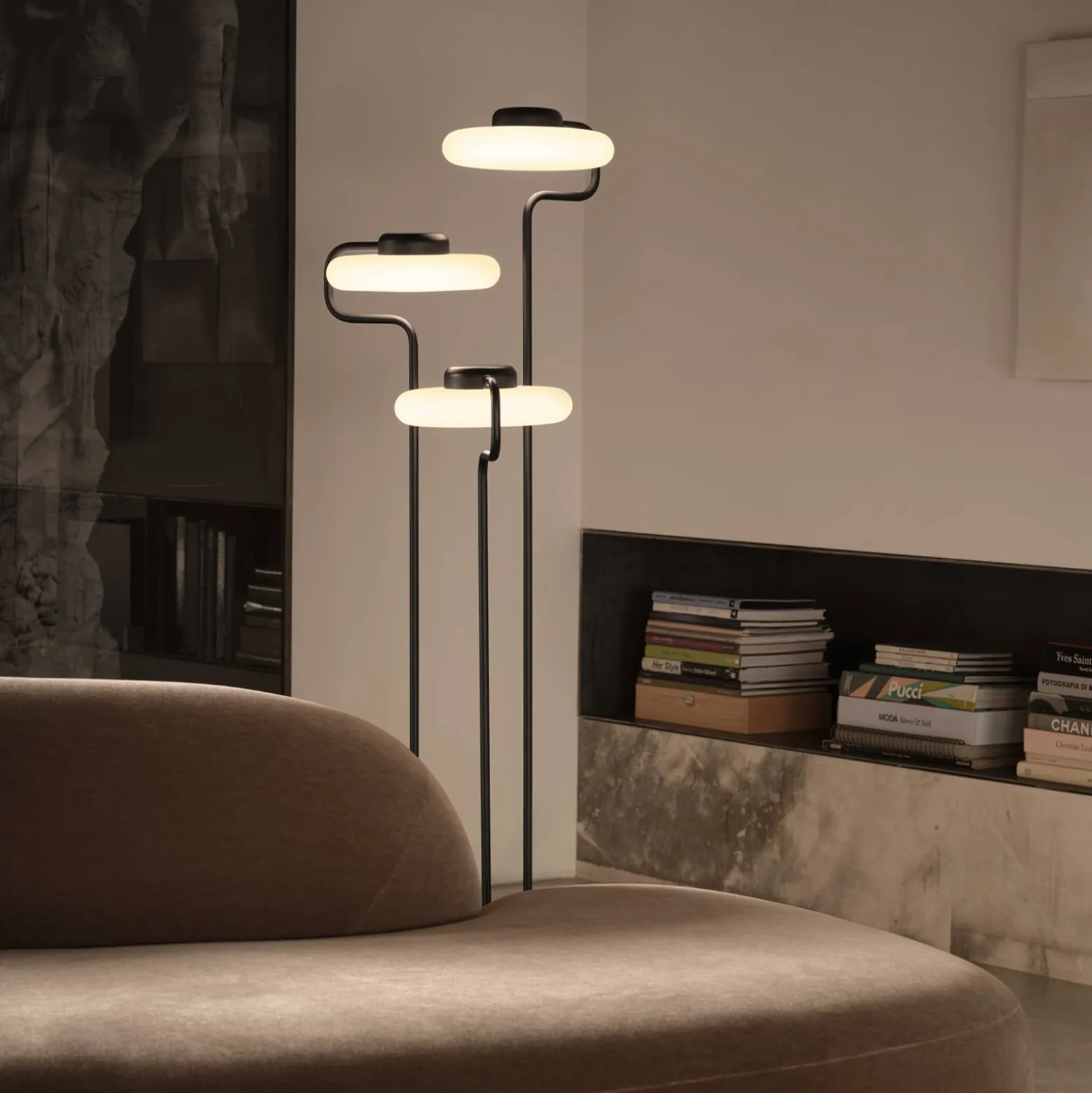 kdln LED-lattiavalaisin TRATTO, musta, korkeus 150 cm, 3-lamppuinen