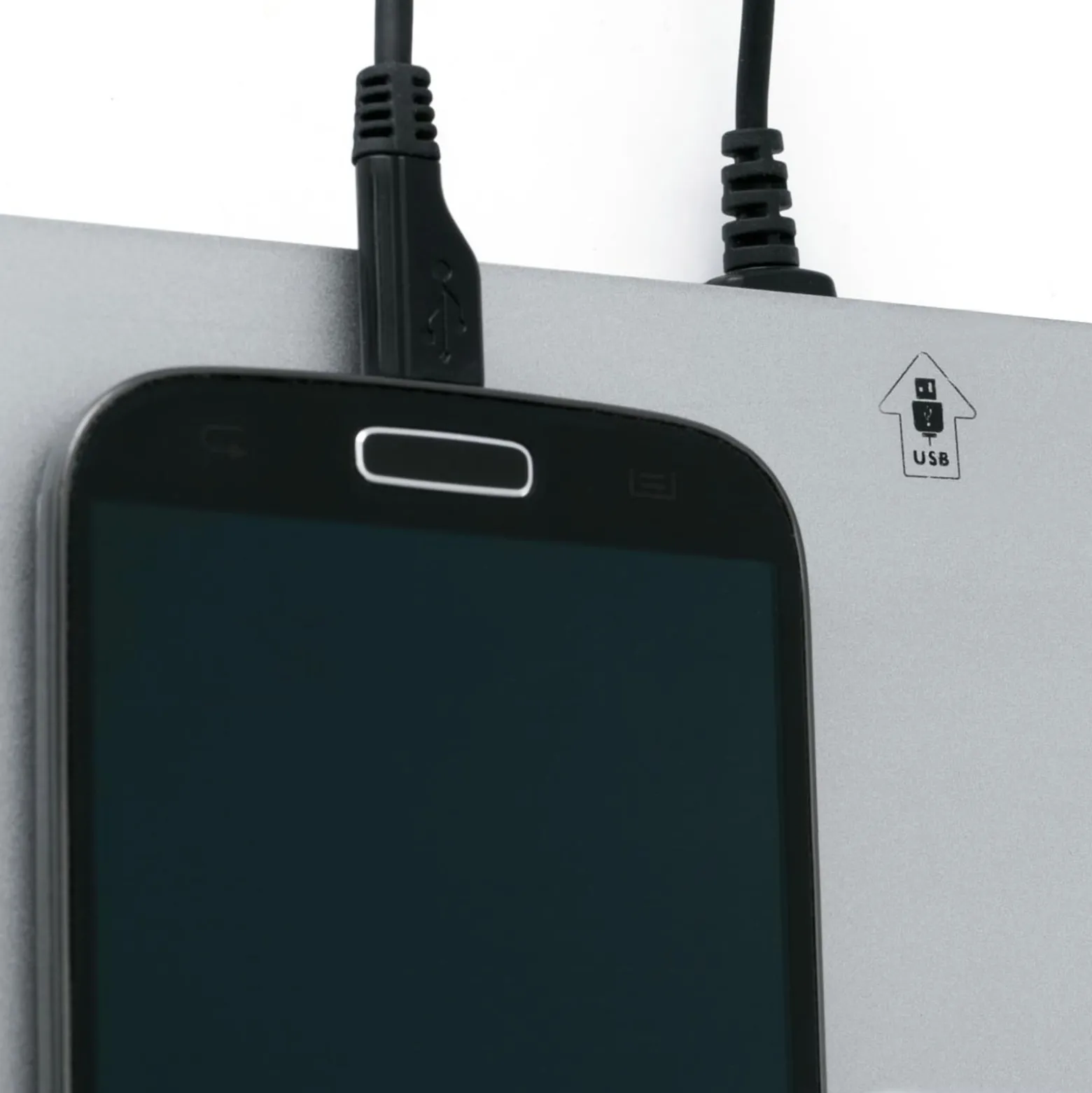 Kompakti Suau-LED-seinävalaisin USB-laturilla