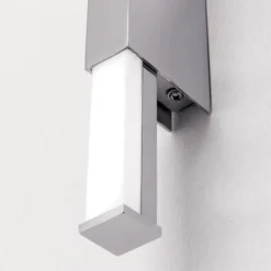 Kylpyhuoneen seinälamppu Argo LED IP44, 60,5 cm