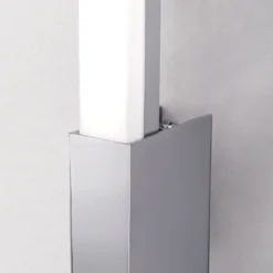 Kylpyhuoneen seinälamppu Argo LED IP44, 60,5 cm
