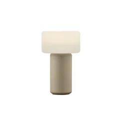 Ladattava LED-pöytävalaisin Tiny-B, hiekanvärinen, korkeus 13 cm, IP54