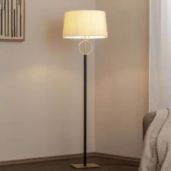 Lattiavalaisin Priam, musta/kulta, teräs, korkeus 156 cm