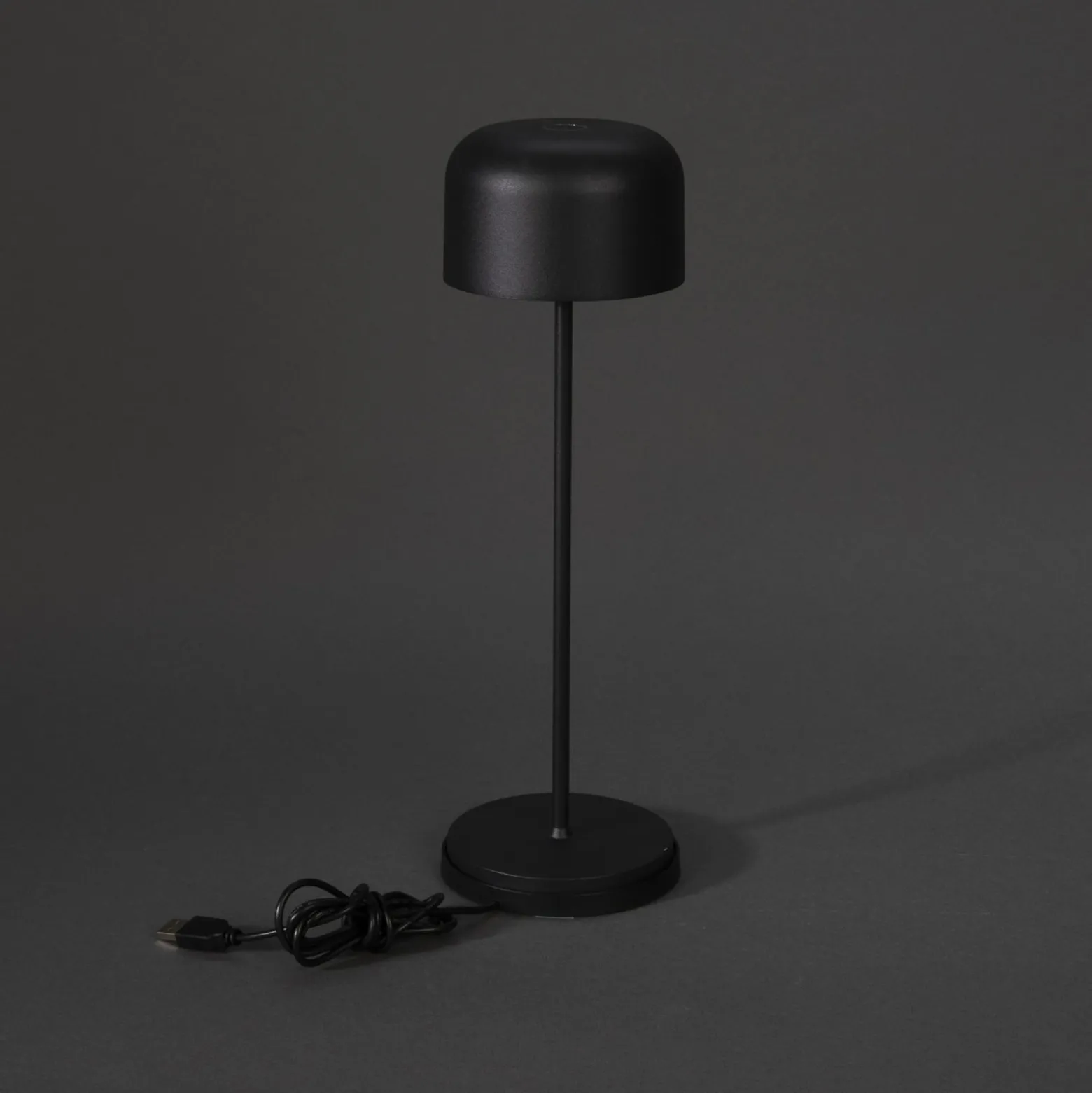 LED-akkukäyttöinen LED-pöytälamppu Lille, korkeus 36 cm, musta, IP54, USB