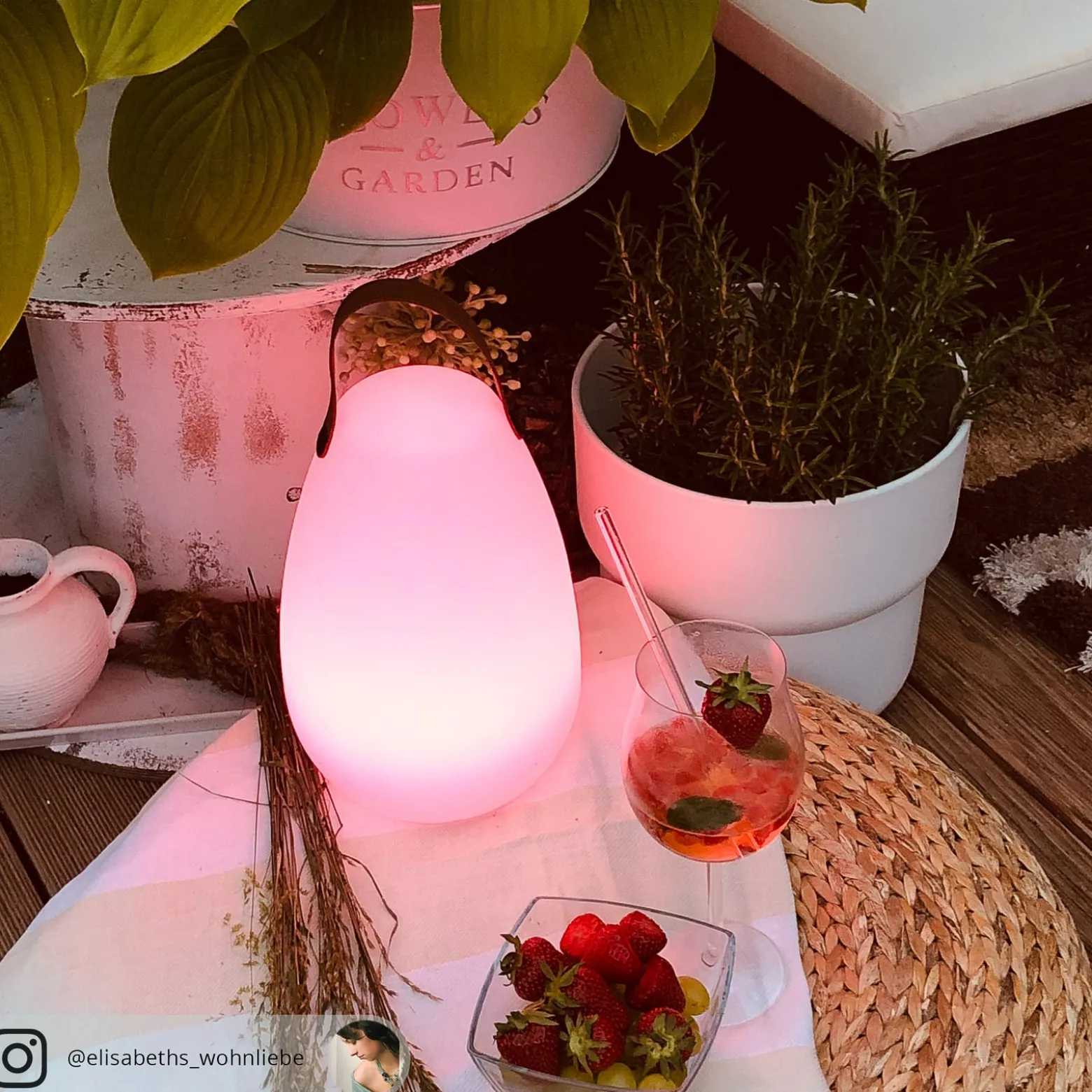 LED-akkukäyttöinen LED-pöytävalaisin Ruby, Ø 18 cm, valkoinen, IP44,
