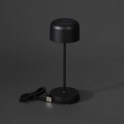 LED-akkukäyttöinen pöytälamppu Lille, korkeus 20 cm, musta, IP54, USB