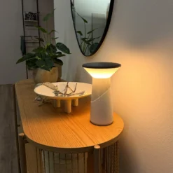 LED-akkukäyttöinen pöytälamppu Pilia, antrasiitti/vaaleanharmaa, korkeus 24 cm,