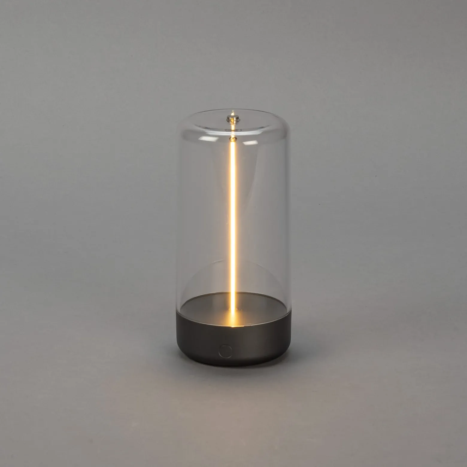 LED-akkukäyttöinen pöytävalaisin Edison, korkeus 15 cm, harmaa/kirkas, IP54