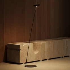 LED-akku-maavalaisin Mahina, musta, korkeus 130 cm, metalli, CCT