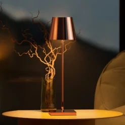 LED-akkupöytälamppu Nuindie, USB-C, kupari, IP54, himmennettävä