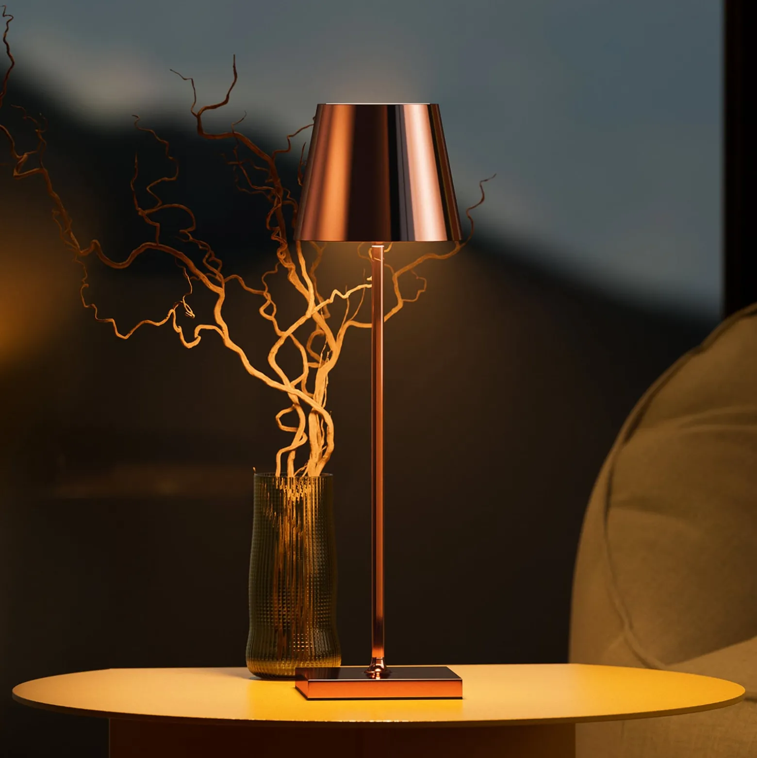 LED-akkupöytälamppu Nuindie, USB-C, kupari, IP54, himmennettävä