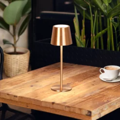 LED-akku-pöytälamppu Roxi, kuparinen, metalli, IP54, himmennin