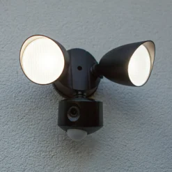 LED-anturilla varustettu ulkoseinävalaisin SHRIMP, musta, 20 W, 2-lamppuinen,