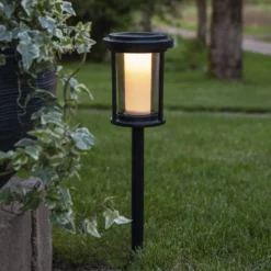 LED-aurinkoenergialla toimiva maapiikkavalaisin Alippa, musta, korkeus 44 cm