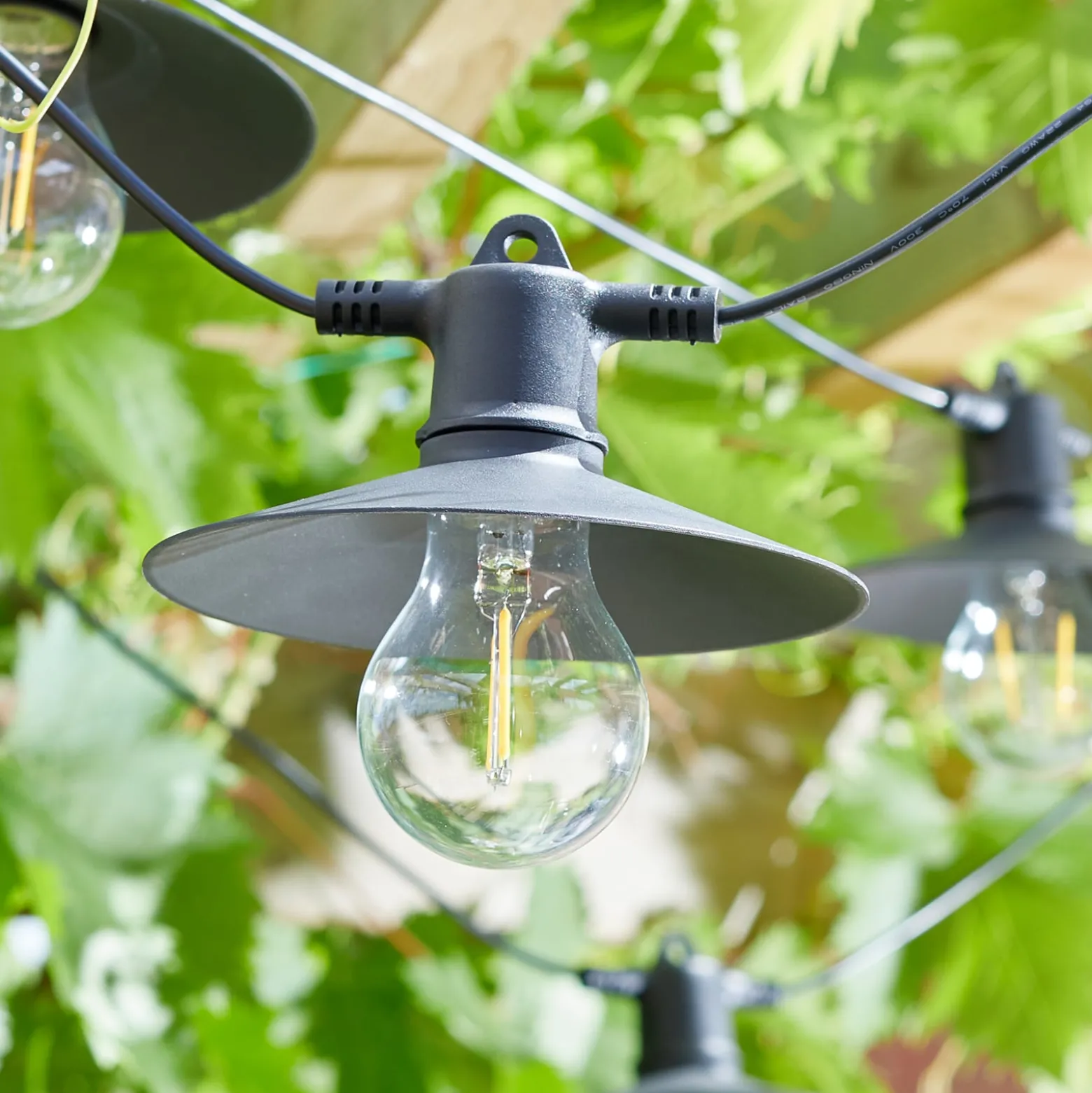 LED-aurinkokäyttöinen valoketju Vivo 365, 8-lamppuinen IP44
